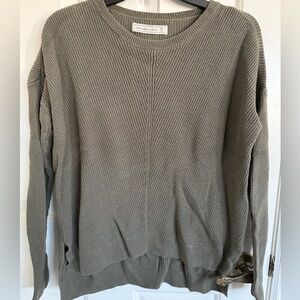 Abercrombie & Fitch Women's Olive Green Sweater